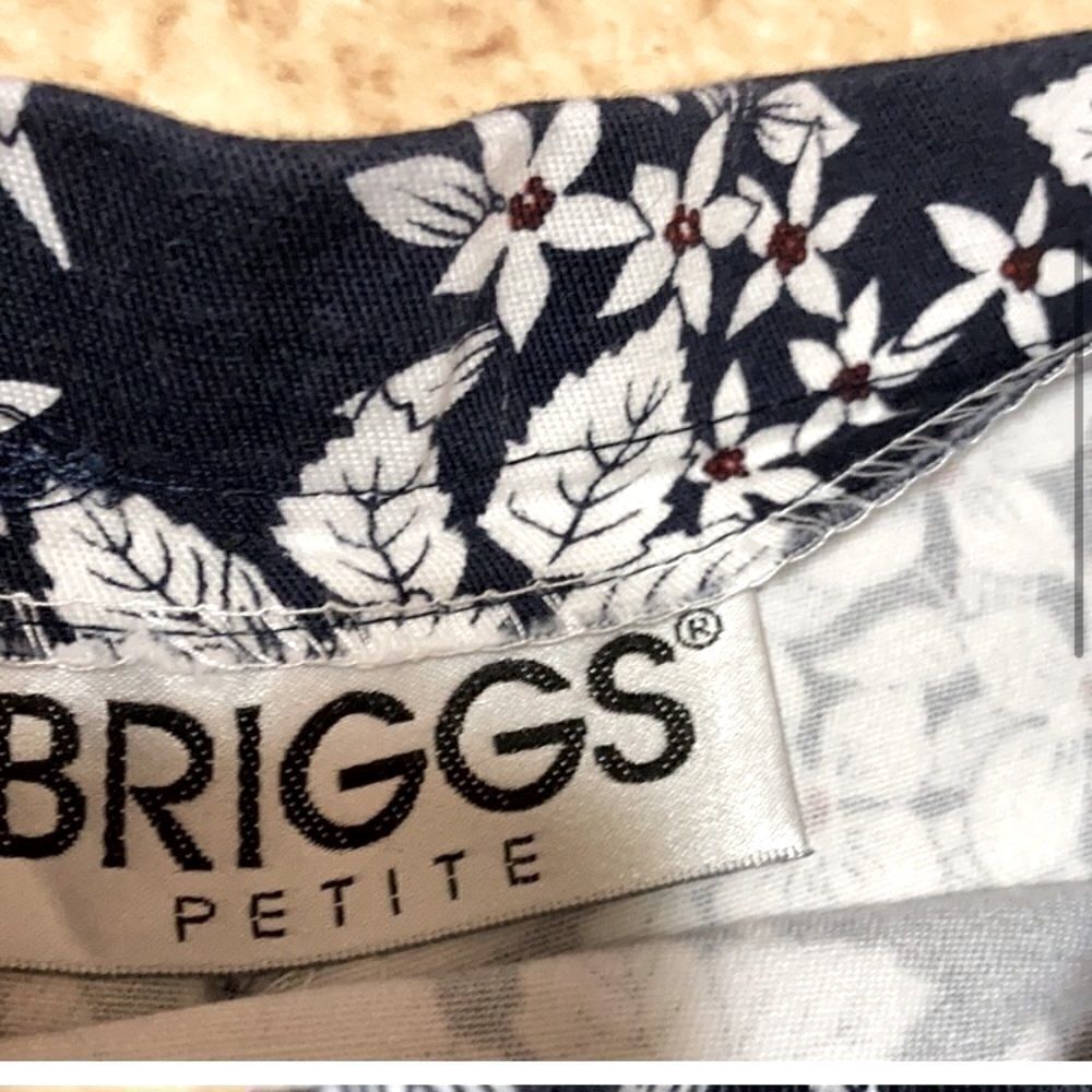 Blue & white Capri pants - Picture 6 of 6